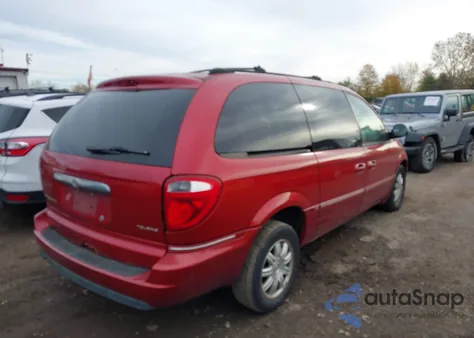 2005 Chrysler Town & Country Touring из США, поврежденный, VIN 2C8GP54L55R333818